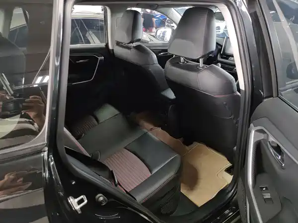 Toyota RAV4 2021