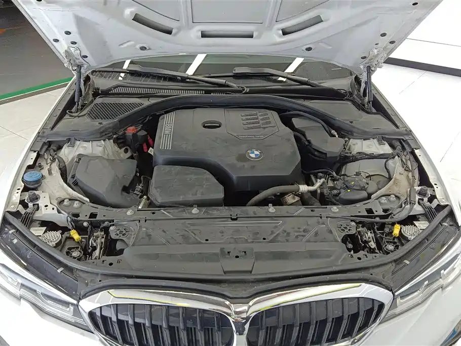 BMW 3 Series 2022 — фото 10