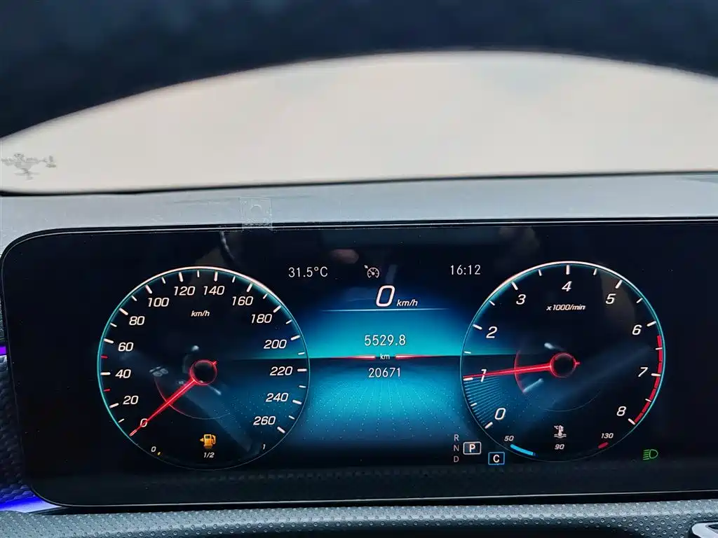 Mercedes-Benz A-Class 2023 — фото 17
