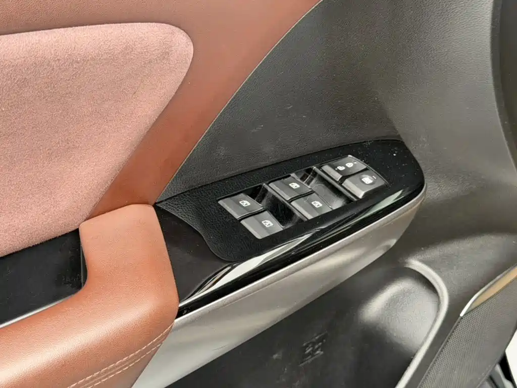 GAC Motor Trumpchi GS8 2019 — фото 24