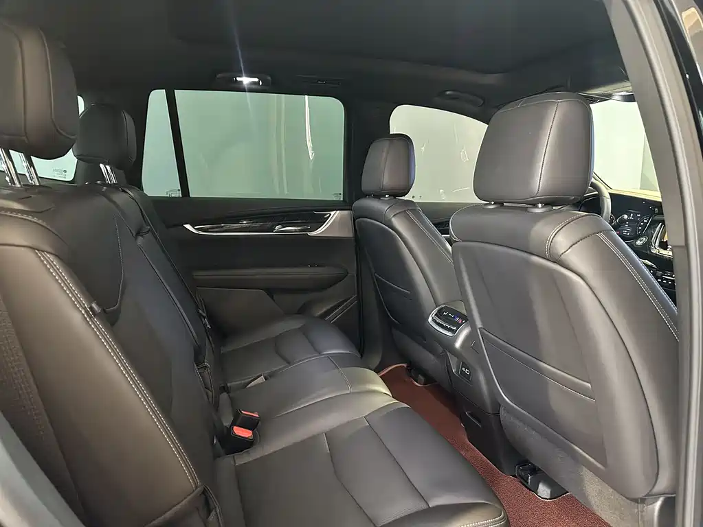 Cadillac XT6 2023 — фото 20