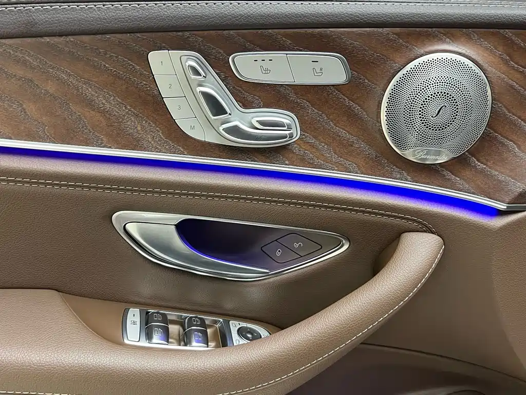 Mercedes-Benz E-Class 2023 — фото 19