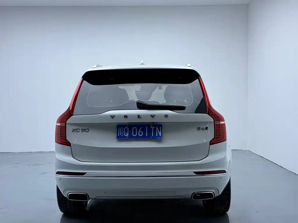 Volvo XC90 2022 — фото 9