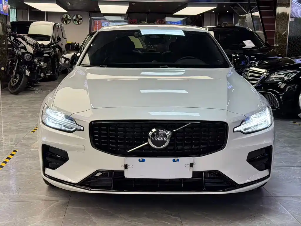 Volvo S60 2024