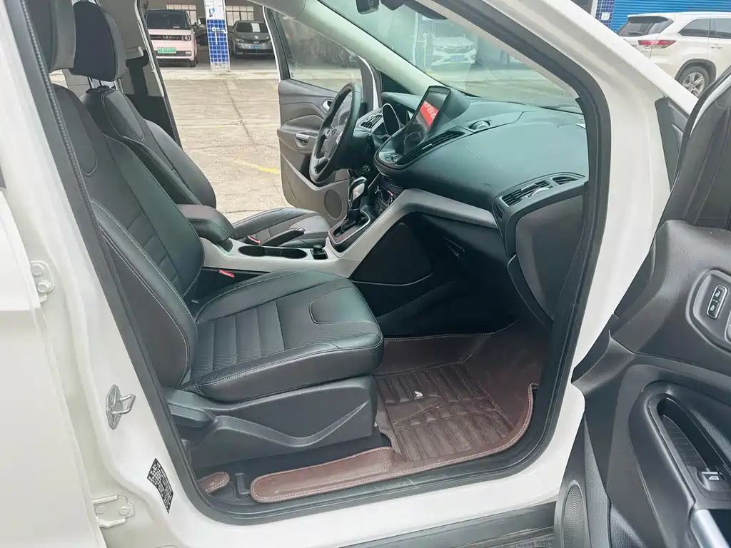 Ford Kuga 2014 — фото 10