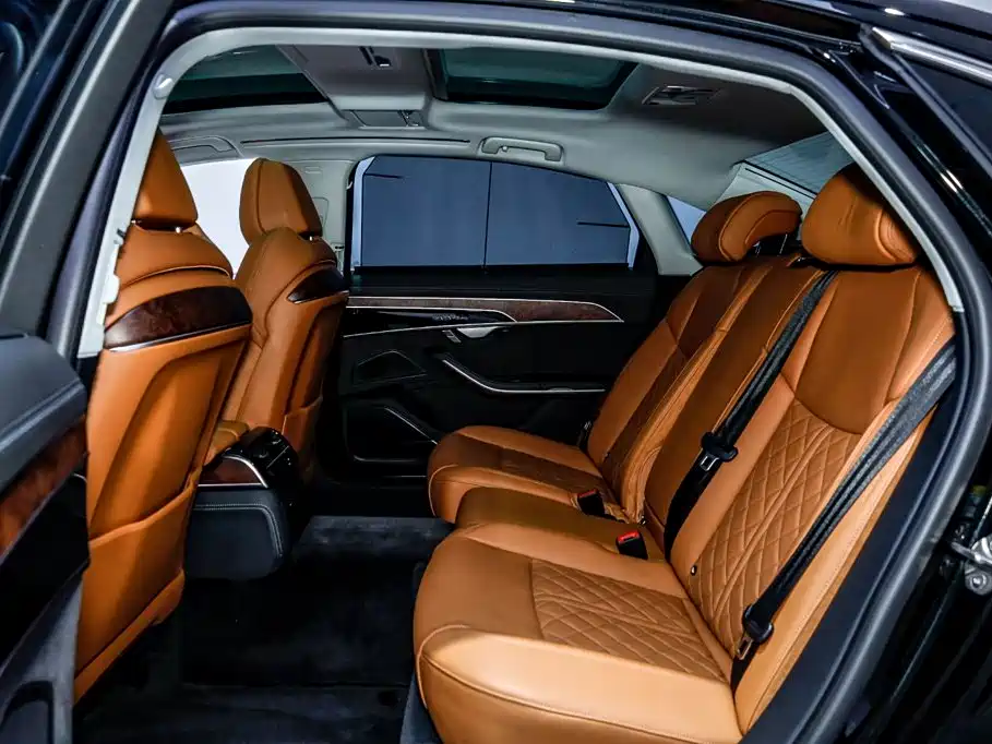 Audi A8 2022 — фото 10