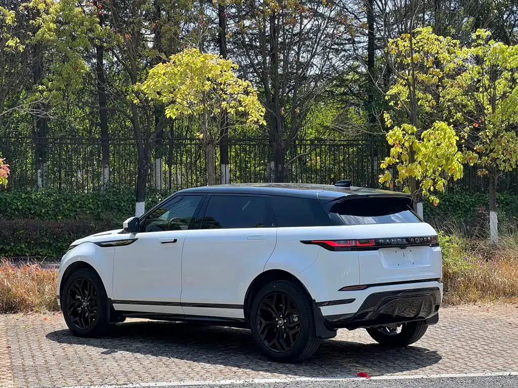 Land Rover Range Rover Evoque 2022 — фото 16