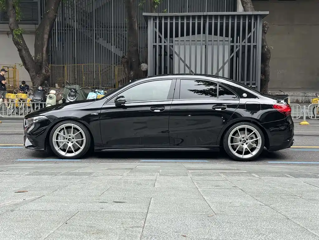 Mercedes-Benz A-Class AMG 2025 — фото 3