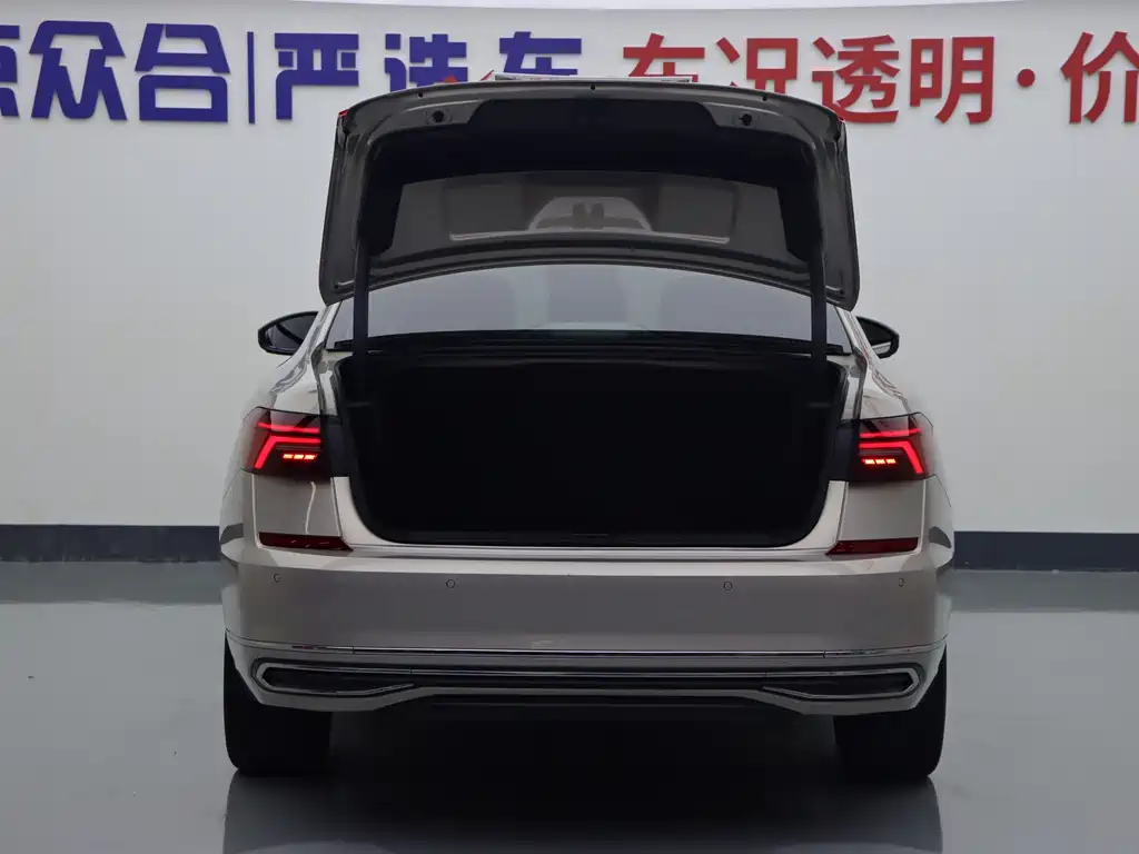 Volkswagen Passat 2019 — фото 21