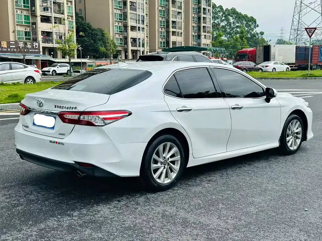 Toyota Camry 2021 — фото 3
