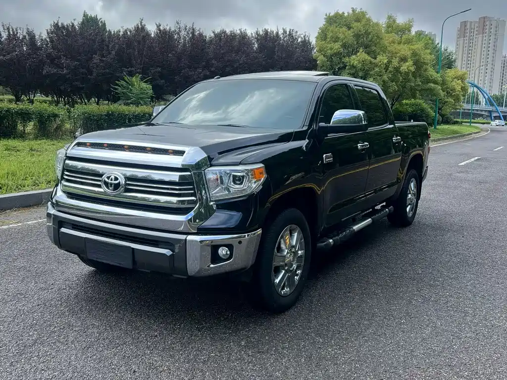 Toyota Tundra 2017 — фото 1