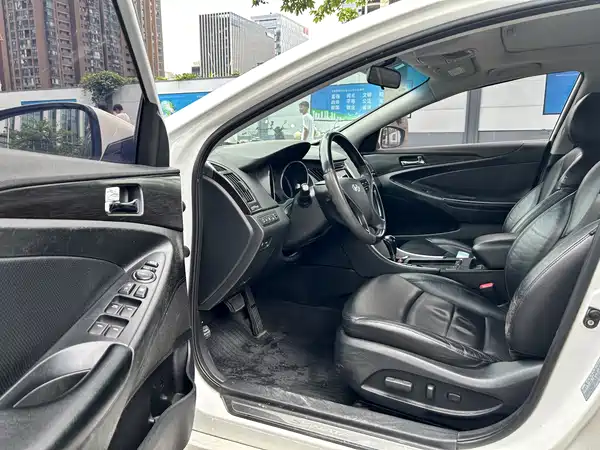Hyundai Sonata 2013