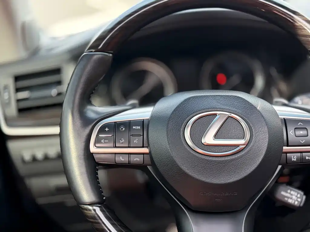 Lexus LX 2020 — фото 11