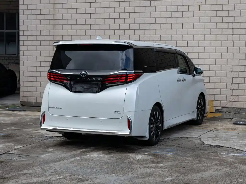 Toyota Alphard 2024 — фото 4