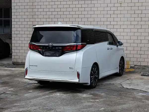 Toyota Alphard 2024
