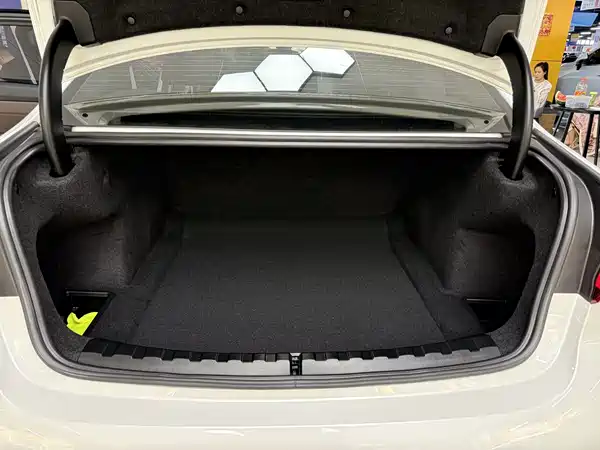 BMW 3 Series 2024