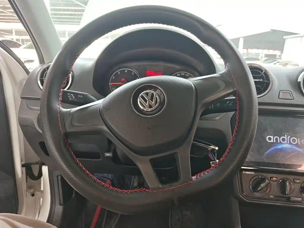 Volkswagen Jetta 2018 — фото 11