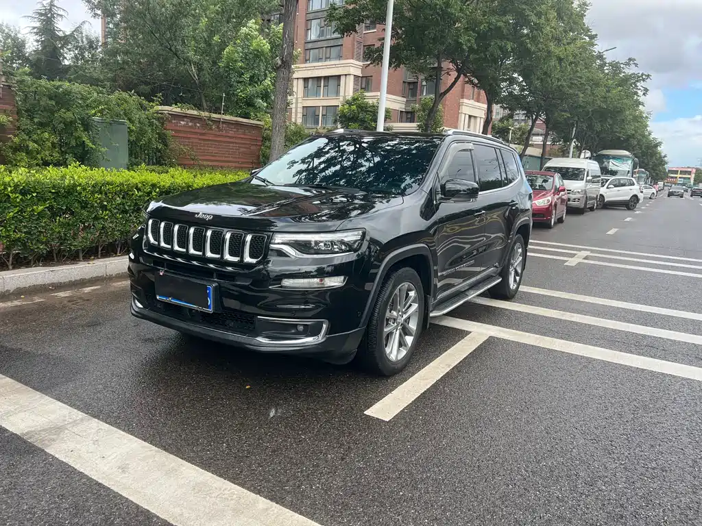 Jeep Grand Commander 2018 — фото 1