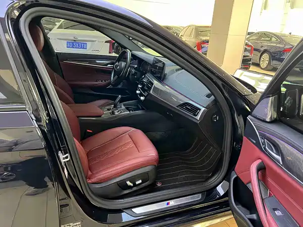 BMW 5 Series 2021
