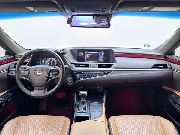 Lexus ES 2018