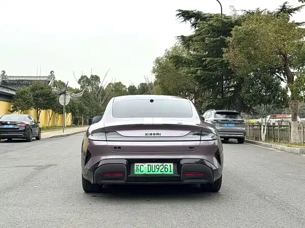 Xiaomi SU7 2024