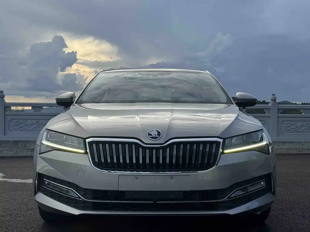 Skoda Superb 2022 — фото 2