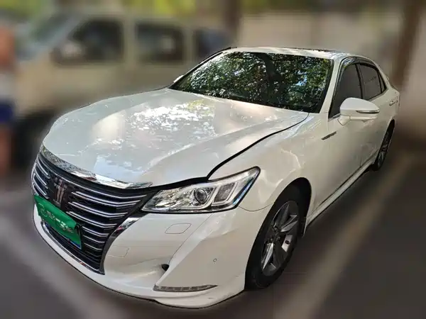 Toyota Crown 2016