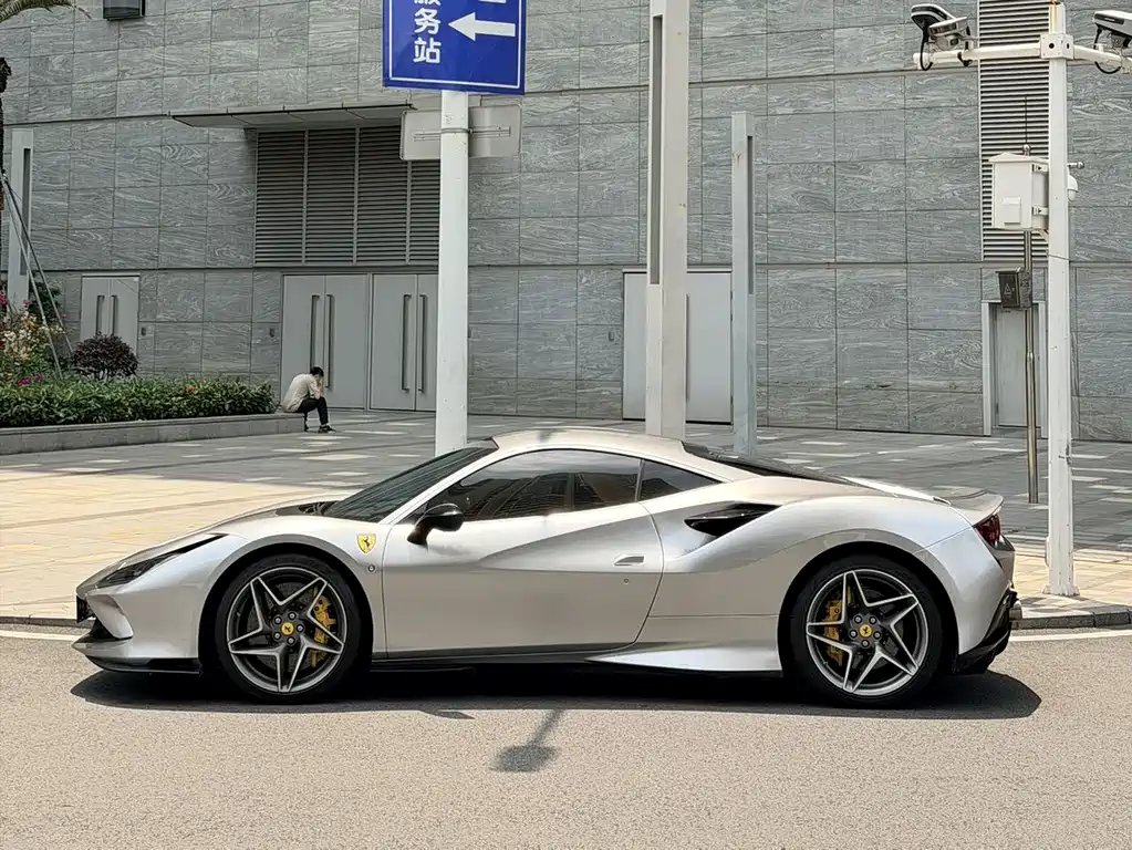 Ferrari F8 2020 — фото 3