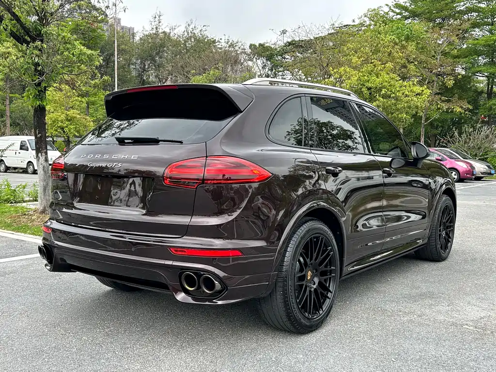 Porsche Cayenne 2017 — фото 10