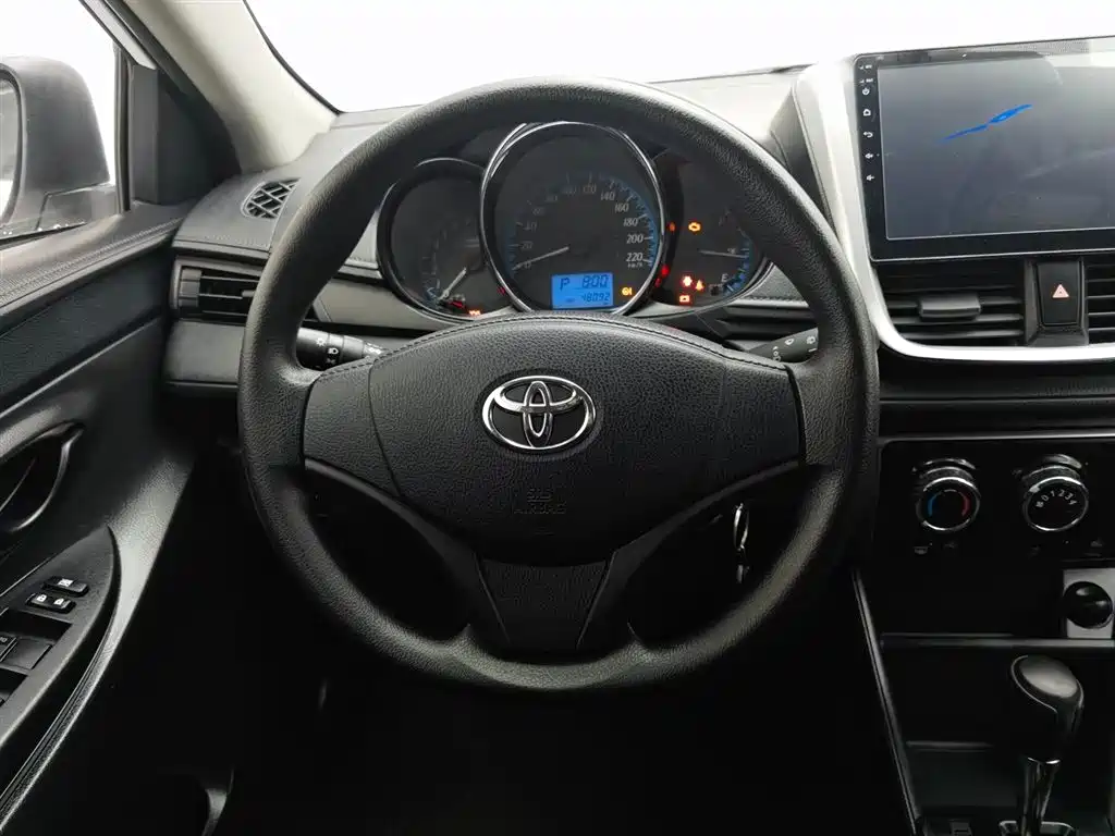 Toyota Yaris L 2019 — фото 14