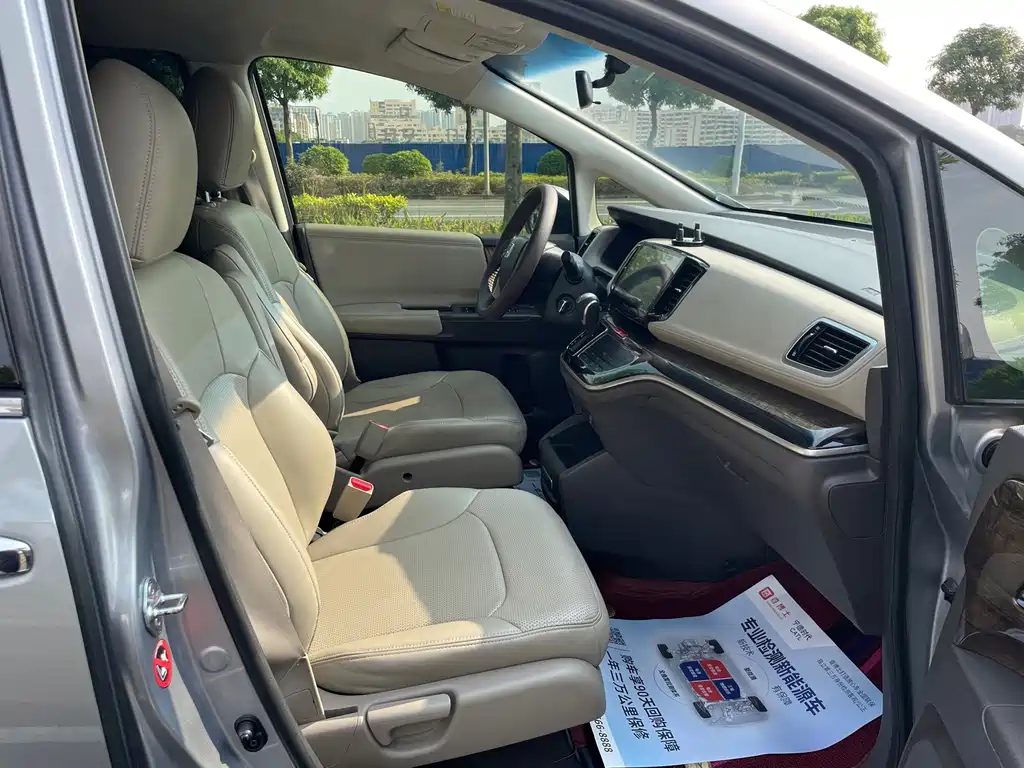 Honda Odyssey 2018 — фото 12