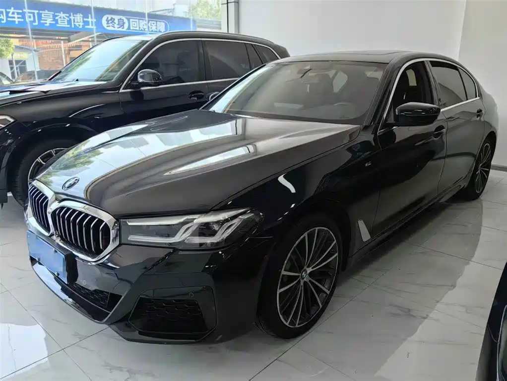 BMW 5 Series 2023 — фото 1