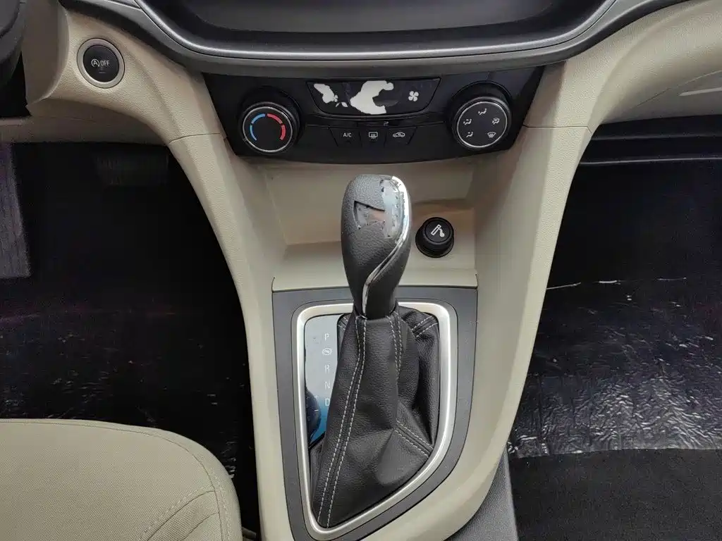 Buick Excelle GT 2015 — фото 13