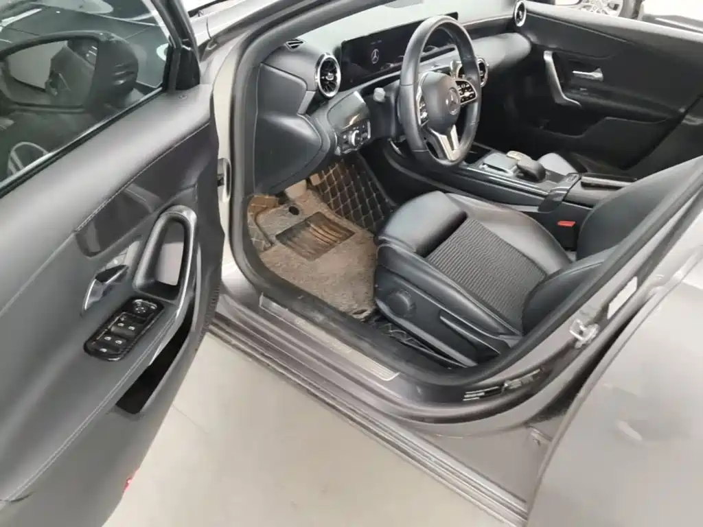 Mercedes-Benz A-Class 2021 — фото 16