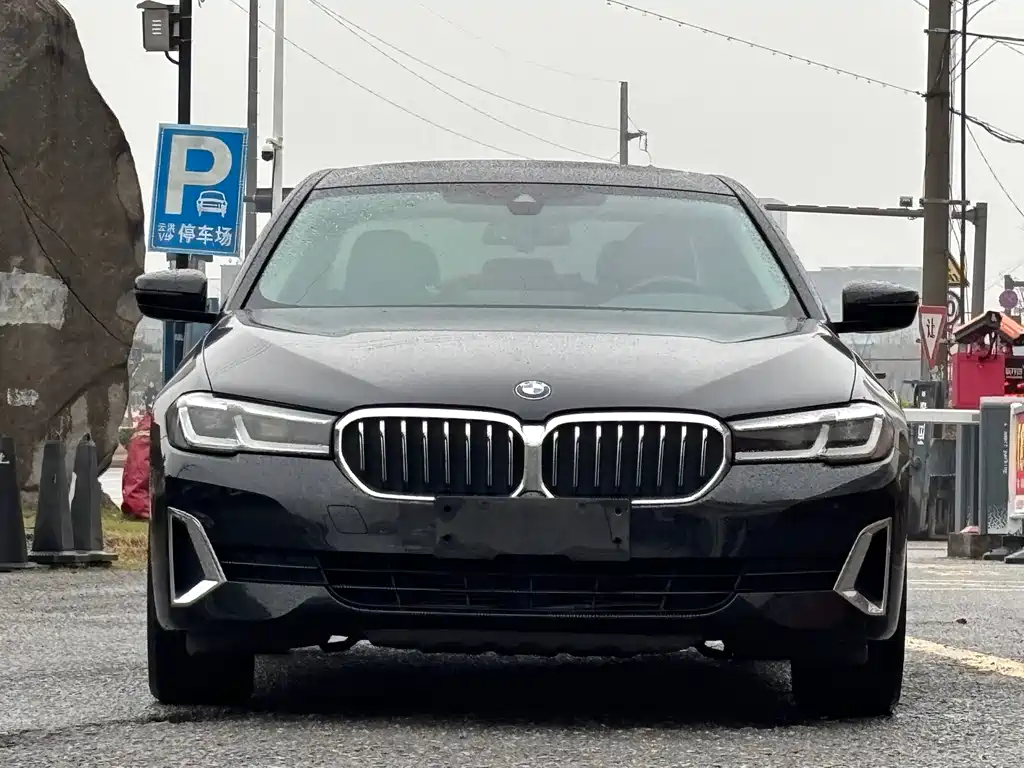 BMW 5 Series 2021 — фото 1