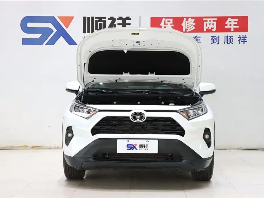 Toyota RAV4 2025 — фото 17
