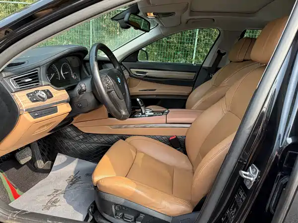 BMW 7 Series 2011