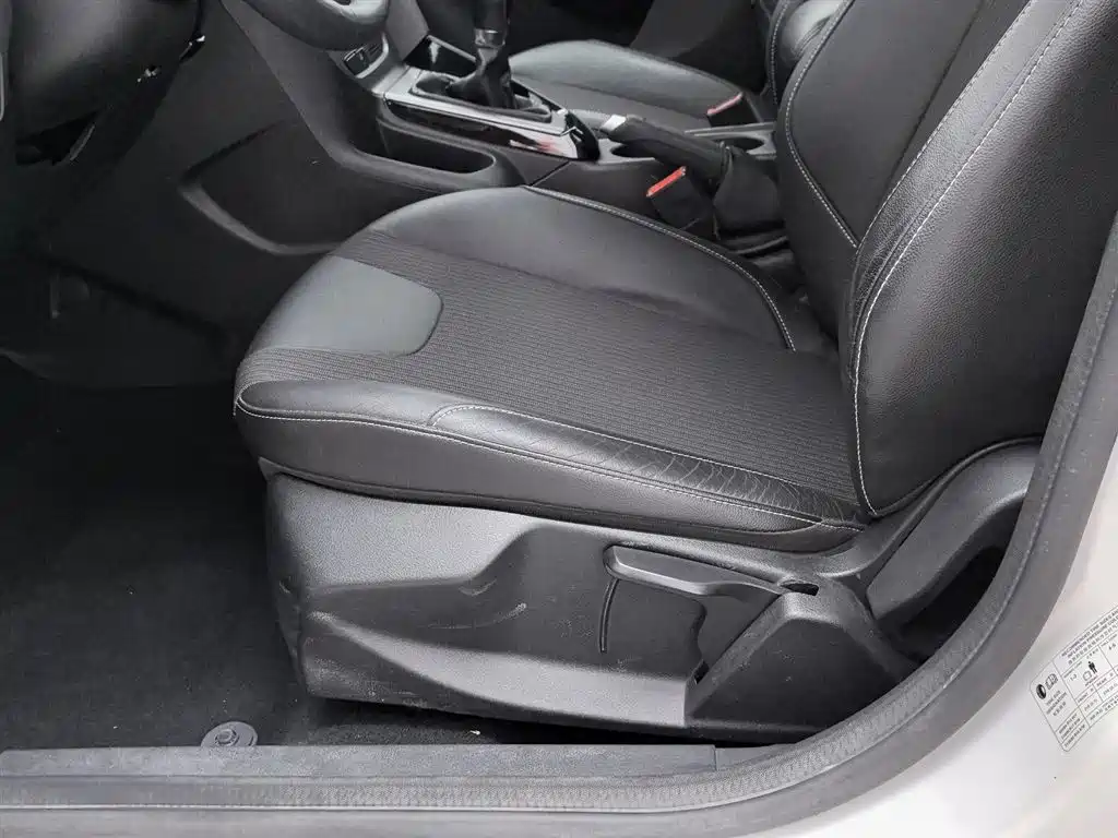 Ford Focus 2015 — фото 20