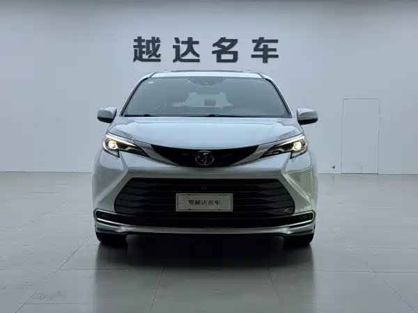 Toyota Sienna 2024