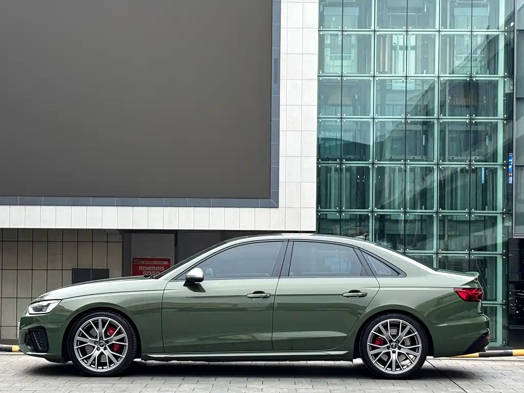 Audi S4 2024 — фото 4
