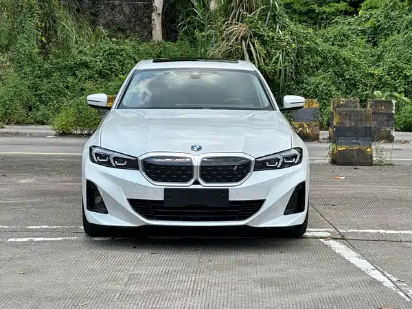 BMW i3 2024
