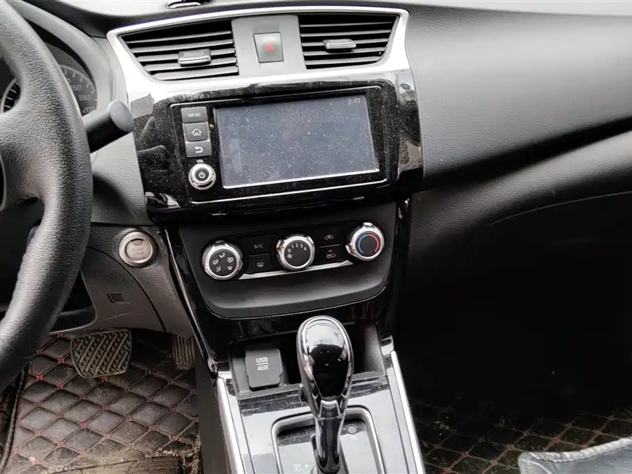 Nissan Sylphy 2018 — фото 13
