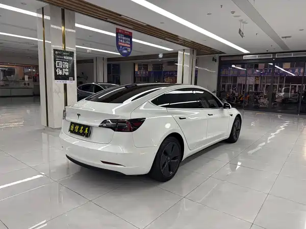 Tesla Model 3 2020