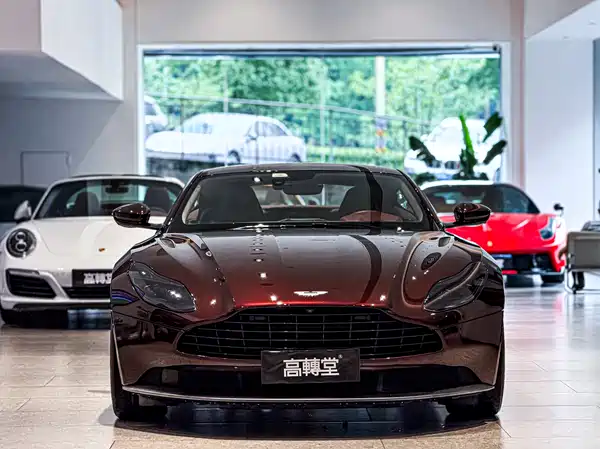 Aston Martin DB11 2020