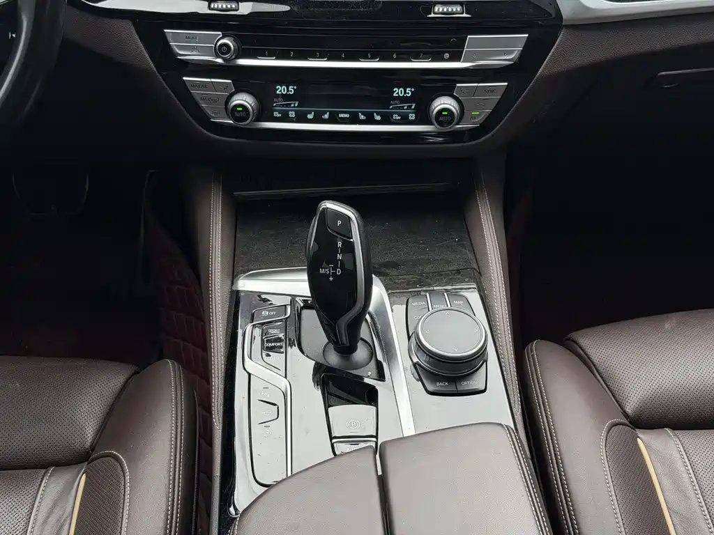 BMW 6 Series GT 2021 — фото 14