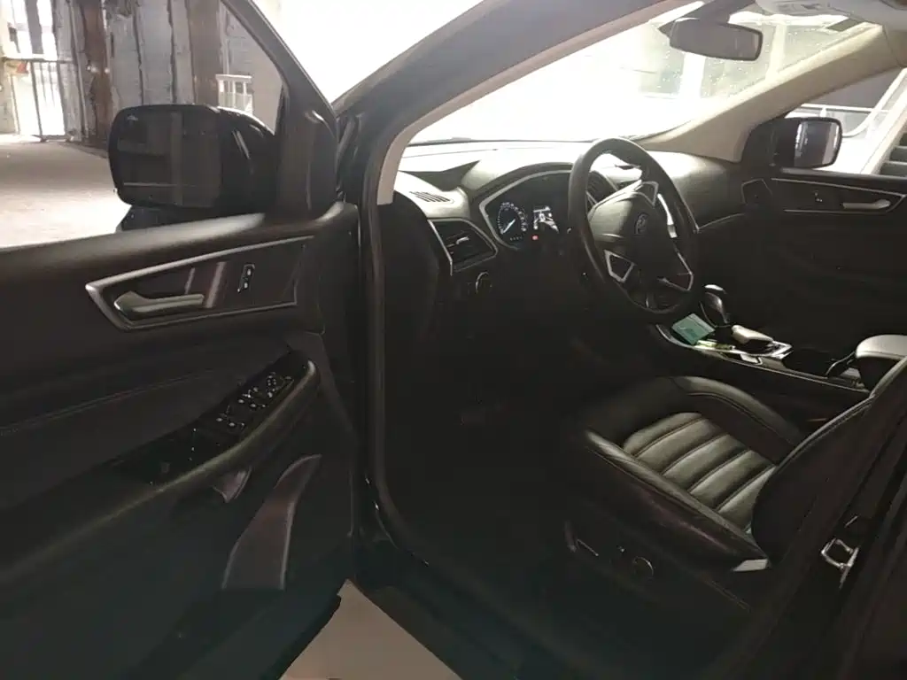 Ford Edge 2018 — фото 16