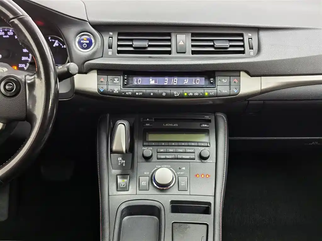 Lexus CT 2020 — фото 12