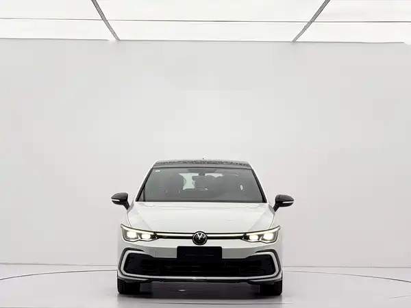 Volkswagen Golf 2024