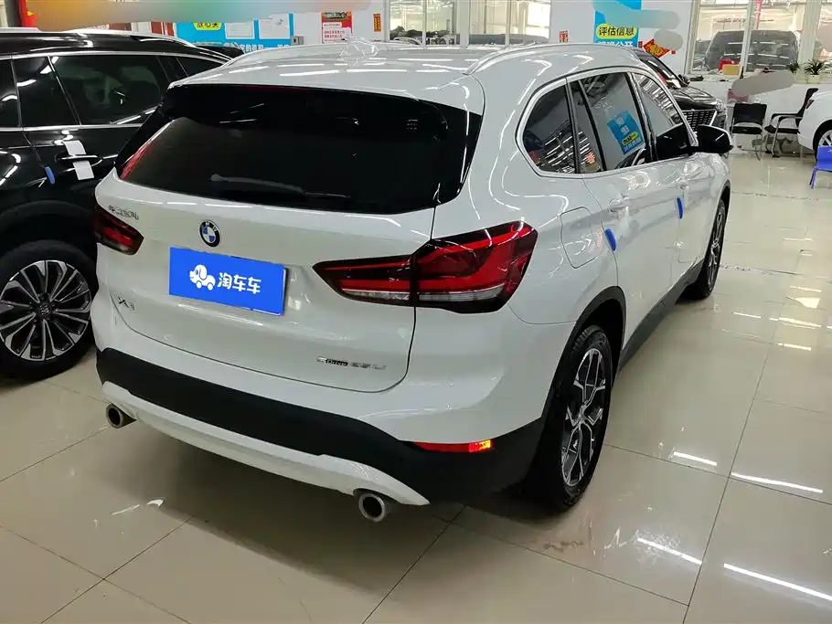 BMW X1 2022 — фото 3