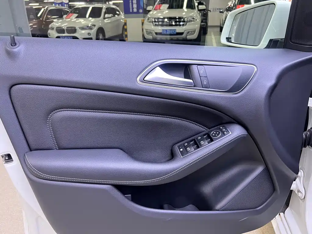 Mercedes-Benz B-Class 2018 — фото 10
